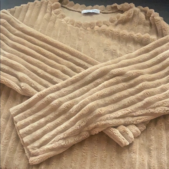 Beautiful casual sweater - Picture 3 of 3